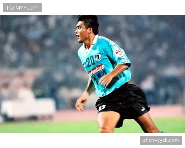 暖心时刻,两队球迷赛前共同为近期逝去的足球名宿默哀 暖心时刻,两队球迷赛前共同为近期逝去的足球名宿默哀